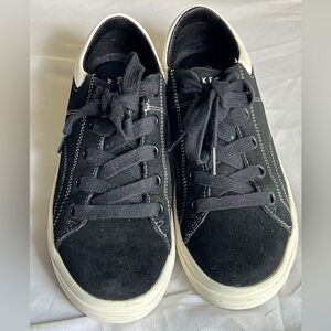SKETCHERS Black Suede Low-Top Sneakers